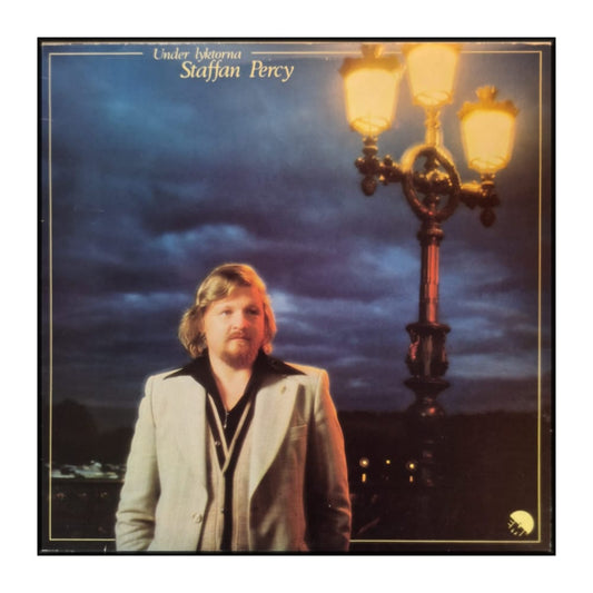 Staffan Percy: Under Lyktorna