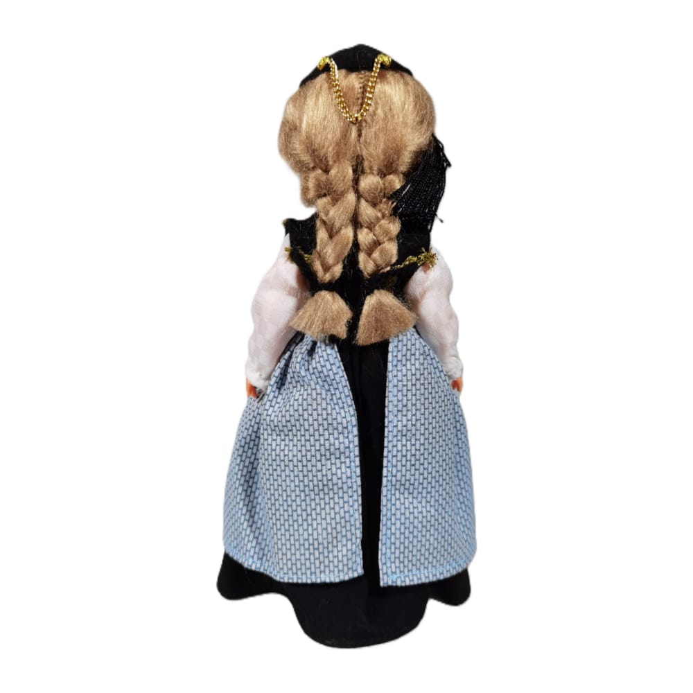 Icelandic National Costume 3: Skautbúningur: Festive Dress