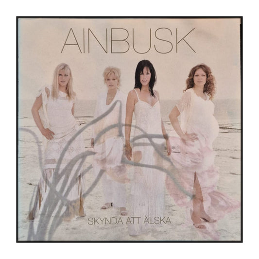 Ainbusk: Skynda Att Älska